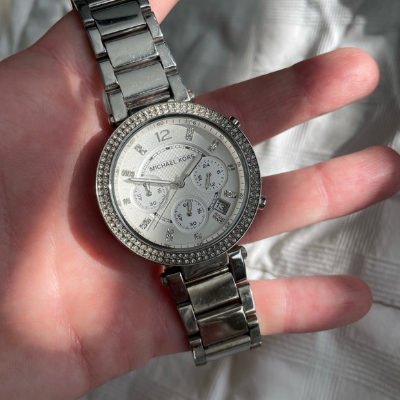 Women’s michael kors watch - Picture 2 of 4